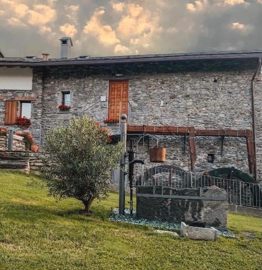 La Volta - Lake Como Heritage Home In Molino Maufet Watermill - Patio On The Garden 科利科 外观 照片