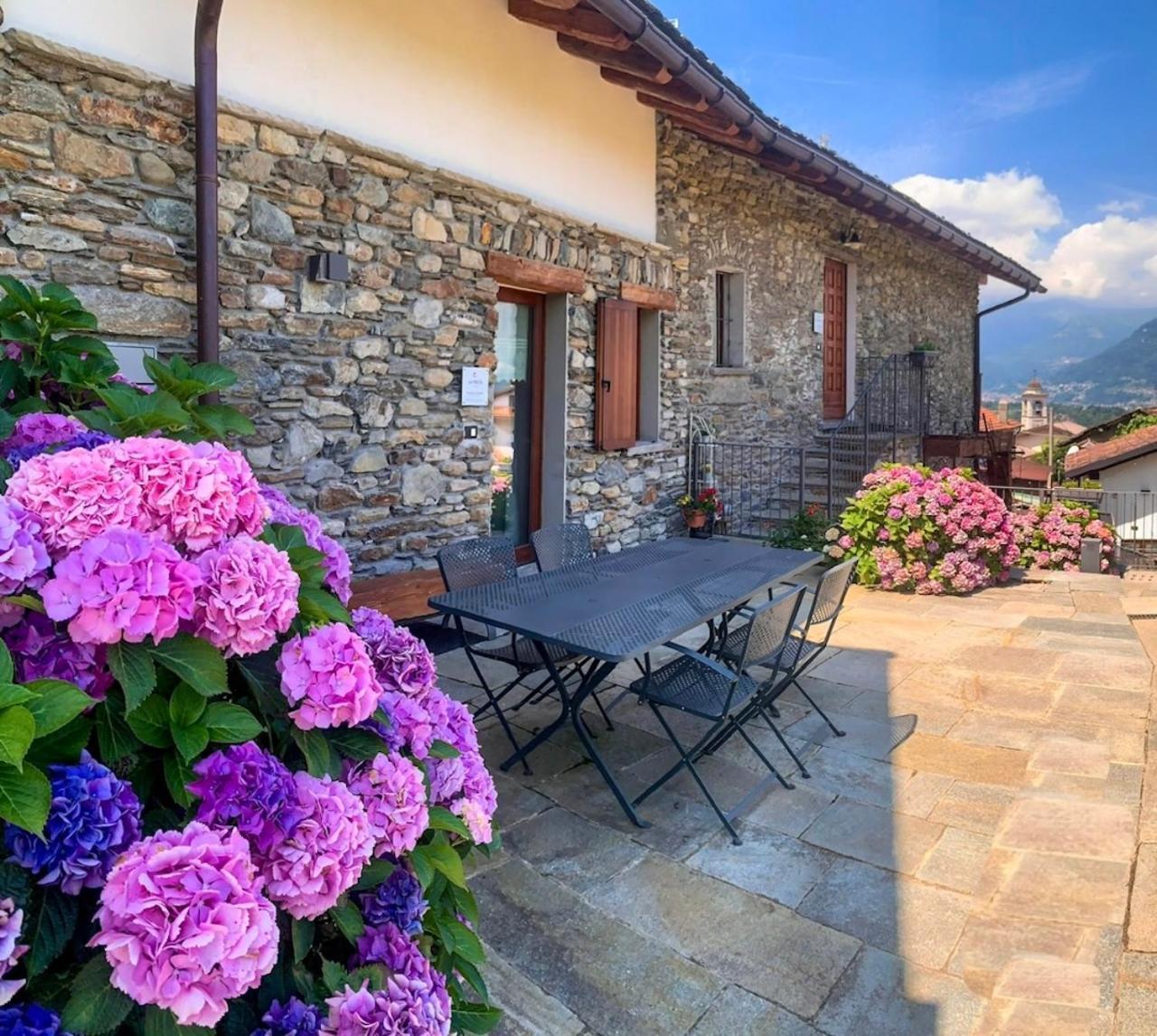 La Volta - Lake Como Heritage Home In Molino Maufet Watermill - Patio On The Garden 科利科 外观 照片